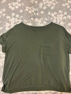 American Eagle Outfitters Olive Green Short Sleeve Pocket Tee